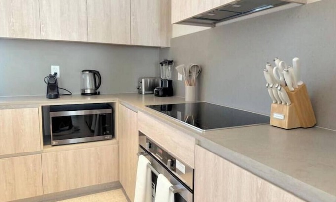 Westwind Apartamento | New 1bd Gated Pool Beach and Gym access