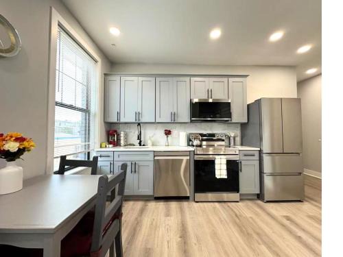 Passyunk Square Apartamento | New 1BR Walk to Pats & Genos