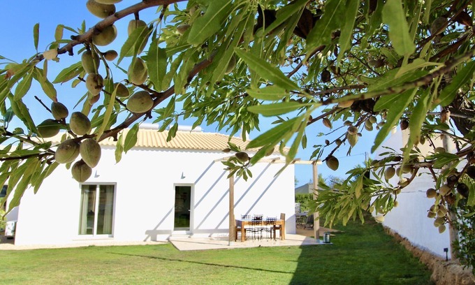 Moncarapacho e Fuseta Casa | New 2 Bedroom House With Garden and Shared Pool