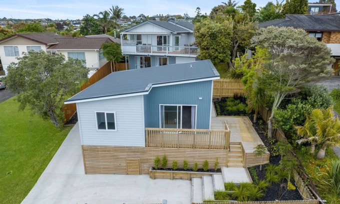 Red Beach Casa | New 2 bedroom house 900m from beach