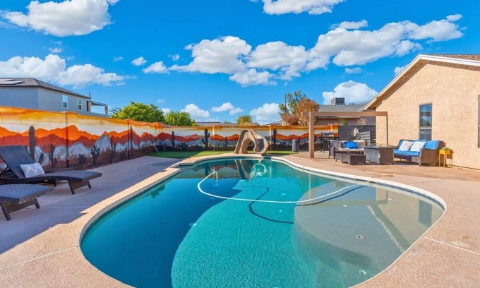 Westgreen Estates Casa | *NEW* 2 Homes in 1! Casita, Heated Pool, Fire Pit!