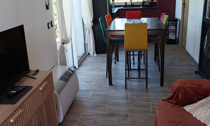 Forcalqueiret Condominio | New 2-room house in property annex in Green Provence