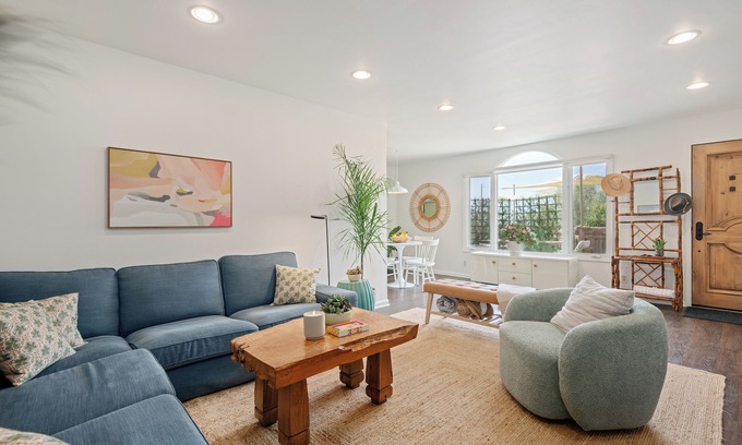 Santa Barbara Apartamento | NEW 2BD 1BA Casita Vista - Serenity Between Mountains and Sea!