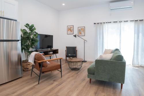 North Hollywood Casa | New 2BR Family Home Nr Universal