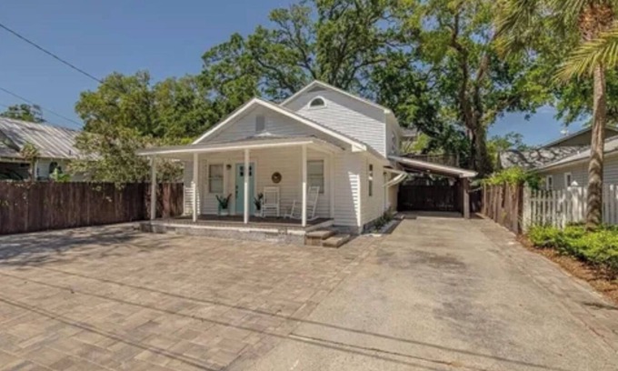 Demere Park Cabaña | NEW 3 bdrm cottage in SSI with private pool/hot tub…walking distance to beach!