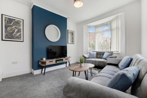 Sunderland Casa | NEW! 3 Bedroom Home in Sunderland by Stay With Us, Perfect for Families & Contractors, FREE WiFi!