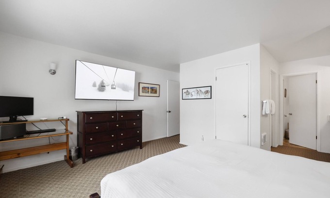 Kirkwood Condominio | NEW! 3 Bedroom Kirkwood Condo – Base Camp