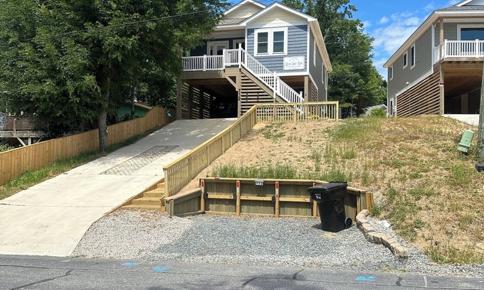 Colington Harbour Casa | New 3-BR house in the gated community of Colington Harbour, Kill Devil Hills, NC