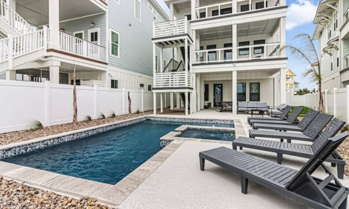 Port Aransas Casa | New 3800sf custom home with unobstructed ocean views and private pool