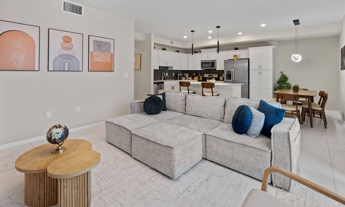 Campbell Apartamento | NEW 3BD Themed Room | Near Disney | Amazing Resort