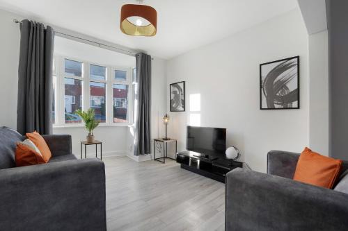 Stockton-on-Tees Casa | NEW! 3BR in Colchester Road