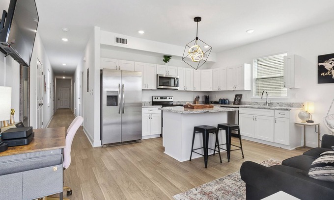 Fairgrounds Apartamento | *New* 3br w/ Jacuzzi