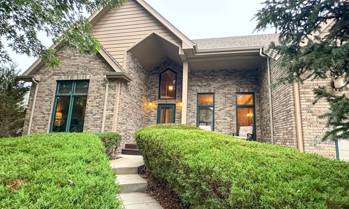 Rapid City Casa | NEW!! 4-Bedroom Executive Estate in the Hart of the Black Hills