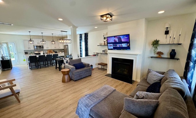 McLeansville Casa | New 4 Bedroom w/ Pools, Fitness Center, & Parks
