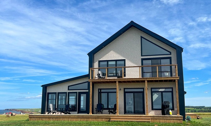 Sea View Casa | NEW 4 Bedroom, Oceanview, Sunroom, Close to beaches
