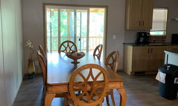 Daisy Casa | New 5 BR vacation house at beautiful Lake Greeson!! Great for large gatherings!!