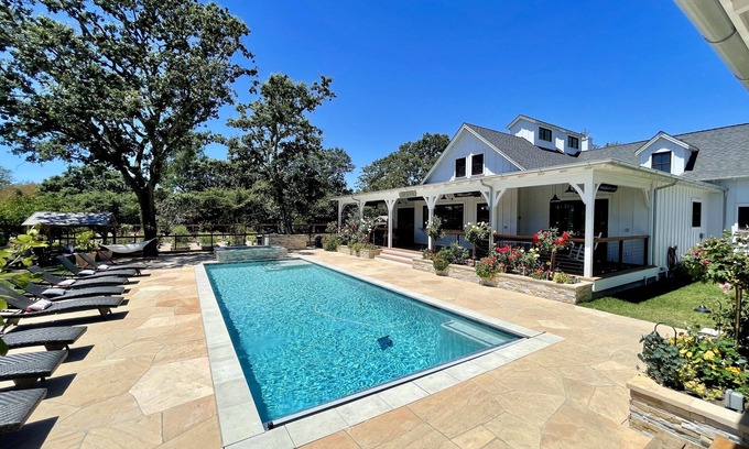 Sonoma Casa | NEW-5 Min to Wineries, 15 min to Napa,Couples/Family Retreat,Chef Kitchen,Luxury