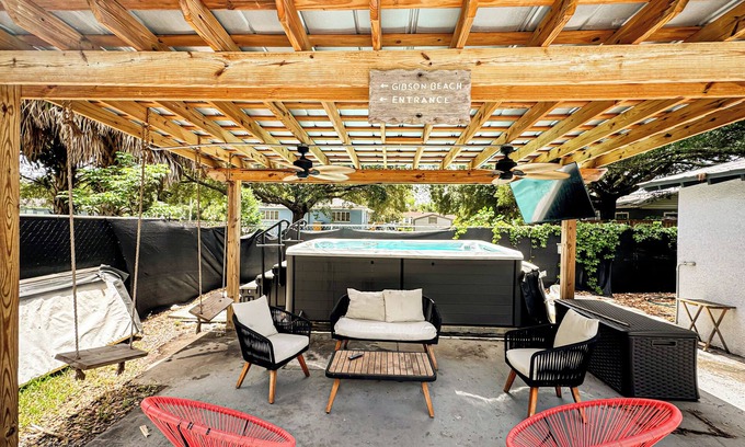 Ybor City Casa | New 5BR 3B Home with SwimSpa and Mini Golf near Ybor!