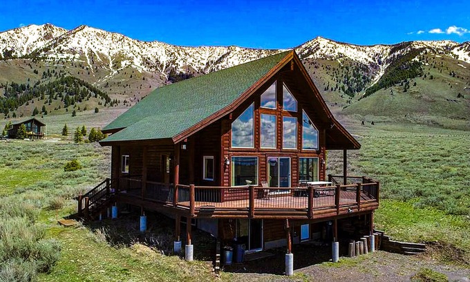 Island Park Casa | Nuevo, 5Br 3Ba Log Home Minutes de Yellowstone Park.