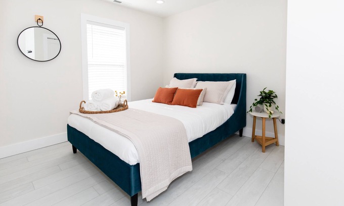 Sandusky Condominio | New! Adjoining Suites - Sleeps 12!