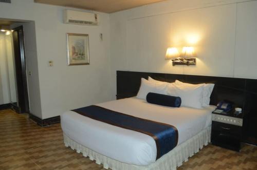 Lahore Hotel | New Al-Safina Hotel
