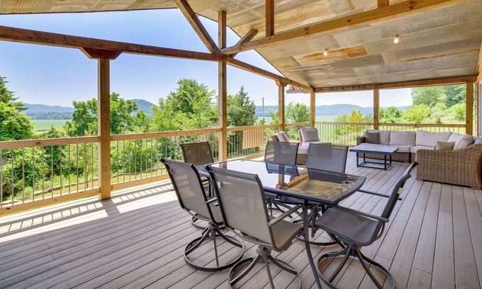 New Albin Casa | New Albin Vacation Rental w/ Fire Pit & Views!