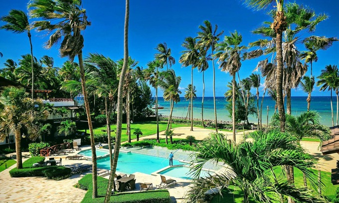 Puerto Bahia Apartamento | Penthouse con Vistas Increíbles a La Playa de Mar y Piscinas con Propio Jacuzzi