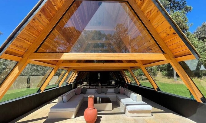 Valle de Bravo Casa | New and modern house surrounded by forest.