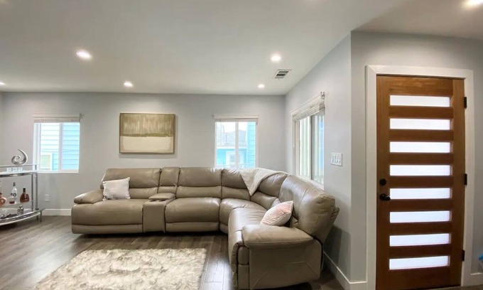 Fairview Casa | New and modern 3B/2B home!