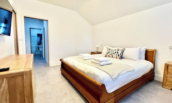 Bristol Apartamento | New and Spacious Apartment - Sleeps 5