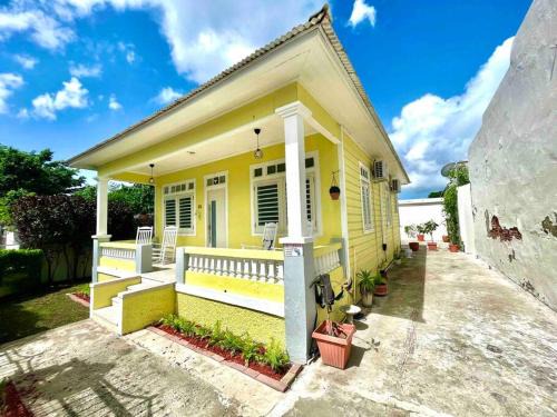 Primero Casa | New! Antique House at Ponce