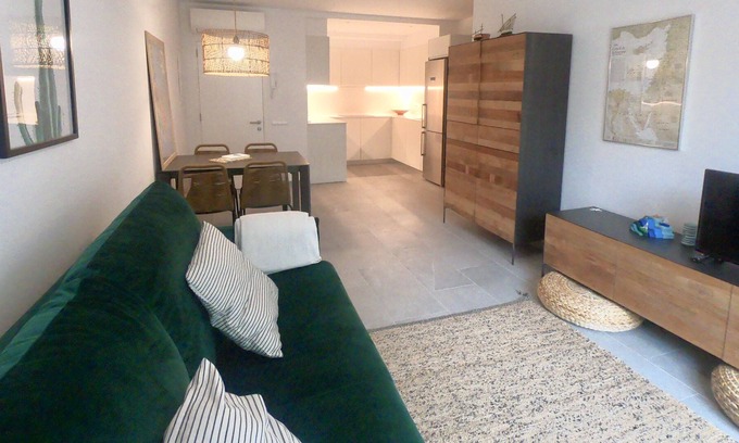 Cadaques Apartamento | Apartamento nuevo en el centro con garaje