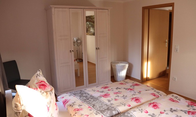 Coswig Apartamento | Apartamento nuevo en medio de viñedos.