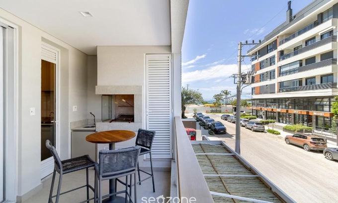 Jurere Apartamento | Apto nuevo con parrilla a 300m de la playa BEL0201