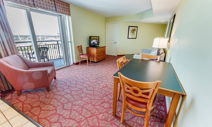 Downtown Myrtle Beach Condominio | New Bay View Resort,Great Location,Boardwalk,Pools