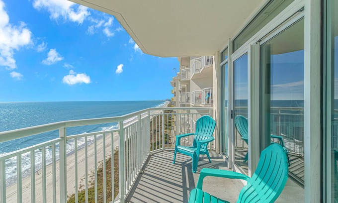 Crescent Beach Condominio | New Baywatch, Updated w/Direct Ocean Front Views!