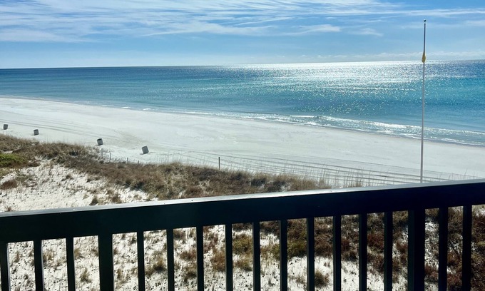 Inlet Beach Condominio | New! Beachfront Escape in Carillon at Pinnacle Port near 30A/Rosemary Beach