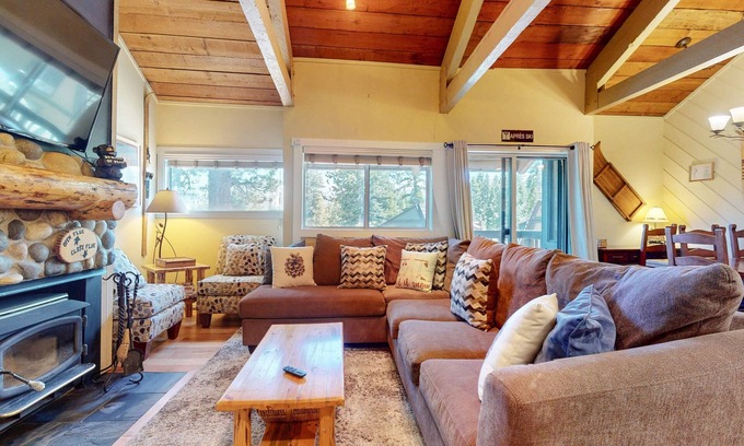 Majestic Pines Condominio | NEW! Bigwood #30 2-Bedroom Condo with Pool and Golf course view