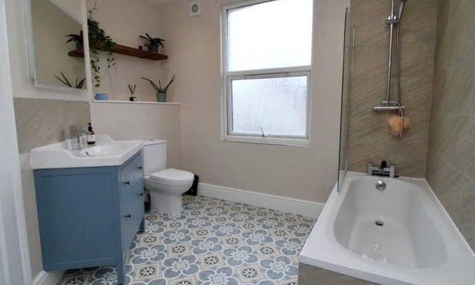 Rugby Casa | New Bilton House 2 bedroomed close to town centre