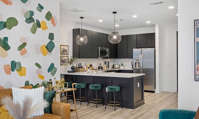 Nashville Condominio | NEW! Bluegrass Bliss 5min->Broadway! Modern 2BR