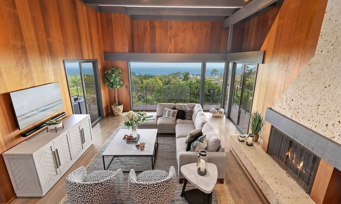 Campanil Casa | *NEW!* Breathtaking Ocean Views Stun at Modern Multi-Level Home with Spa