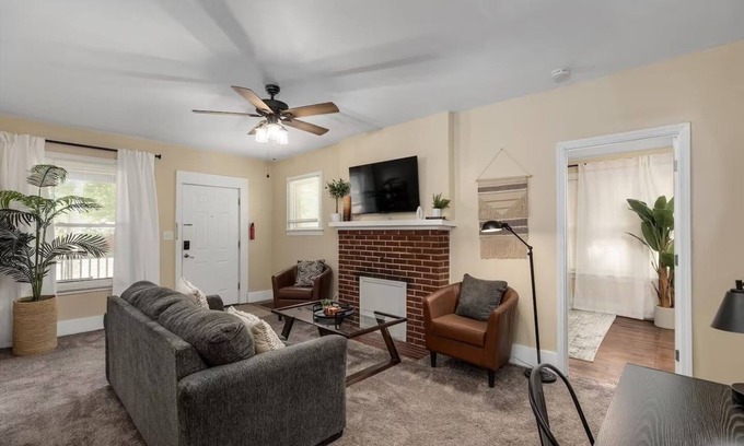 Ypsilanti Apartamento | NEW! Bright and Newly Remodeled Apartment Near EMU 1