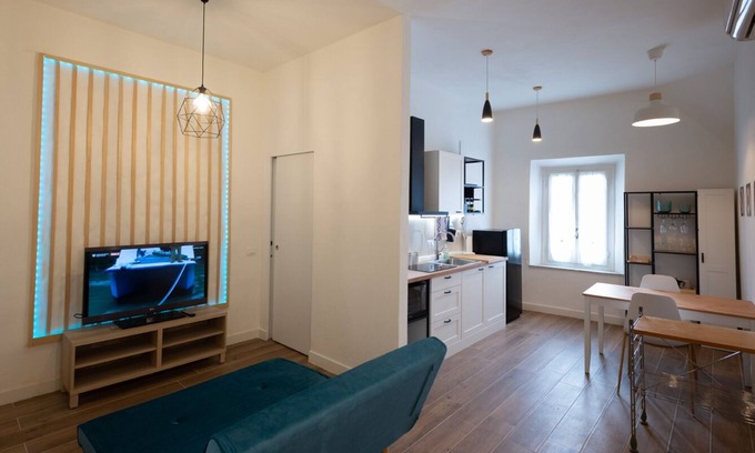 Pistoia Apartamento | New bright and sober apartment near the center of Pistoia and Station Ferr