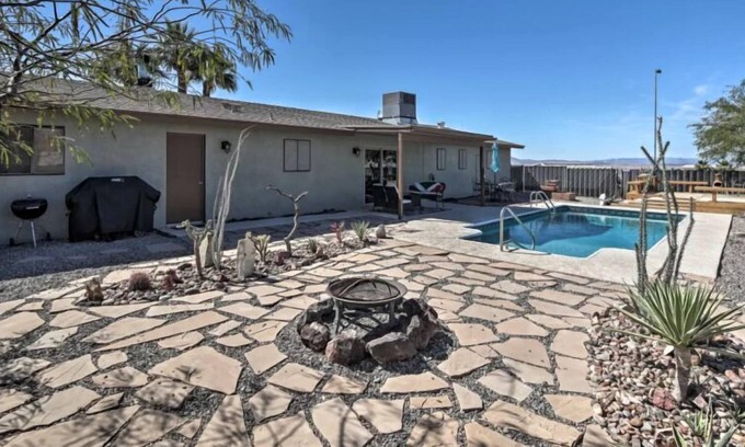 Lake Havasu City Casa | NEW! Bright Lake Havasu Pool Home w/ Lake View!