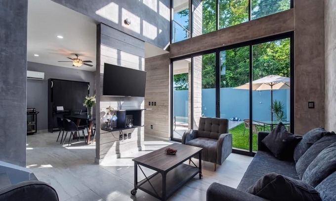 Bacocho Casa | New Build 10 min walk to the Turtle Release Beach -Pool - 2 mins to downtown
