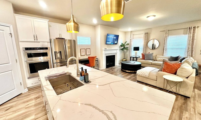 Morrisville Casa | New Build Cary 5 Bed + Loft