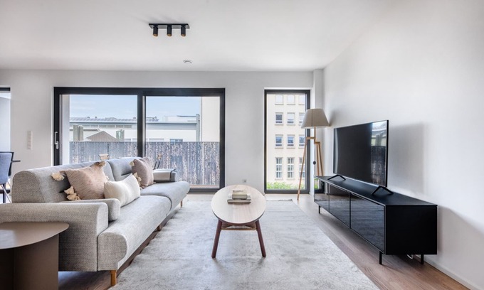 Gare Apartamento | New Build Gare 2BR w/ Balcony & Elevator, nr Train Stn, by Blueground
