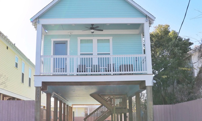 Galveston Casa | New Built Pastel Paradise - Teal Tranquility Oasis 2 Bedrooms 2 Baths Sleeps 6