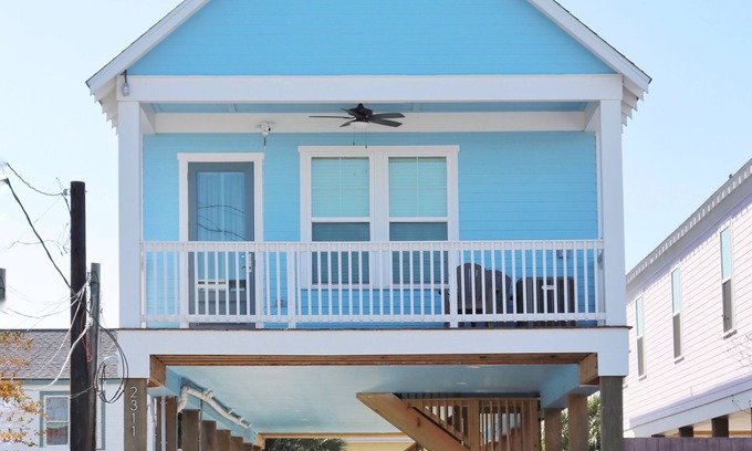 Galveston Casa | New Built Pastel Paradise - Blue Breeze Haven 2 Bedrooms 2 Baths Sleeps 6
