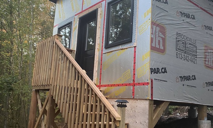 Frontenac Cabina | NEW! Bunkie on Cranberry Lake on the Rideau Canal